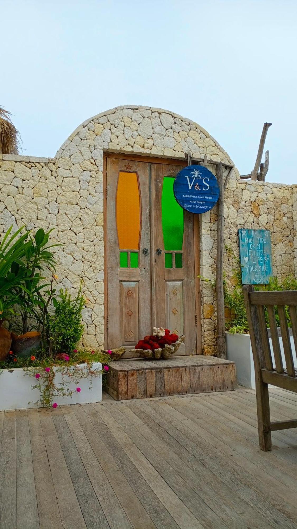 Vns Beachfront Guesthouse Toyapakeh 外观 照片